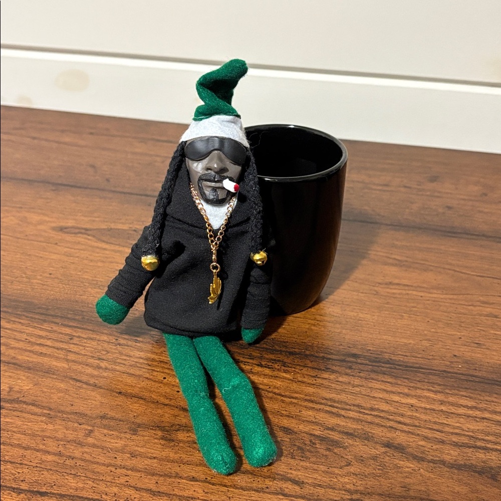 Black Hoodie Snoop - With Additional Jacket